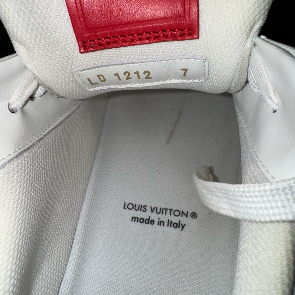 LV Trainer Sneaker. - Picture 9 of 9